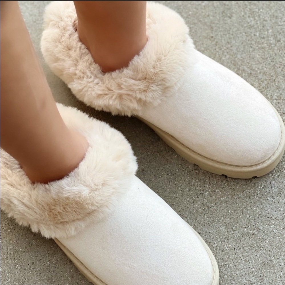 Slippers - Picture 4 of 5